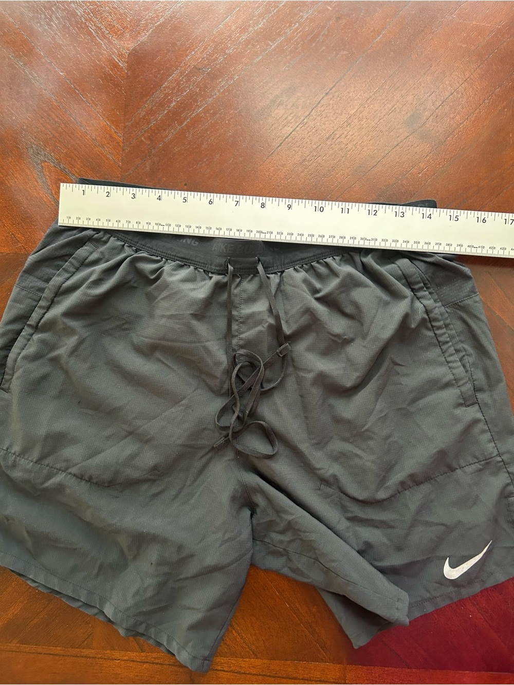 Nike Men's Dark black Athletic Running Shorts with Reflective Swoosh size M - Picture 5 of 8